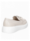 Zapato de cuero beige para mujer, versátil y elegante, altura de caña 5.7 cm, estilo informal.