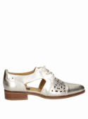 Zapato de cuero dorado con punta redonda y forro de poliuretano, diseñado para la mujer moderna.