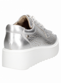 zapatilla plateada de cuero para mujer con forro de poliuretano