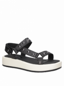 Sandalia de cuero negra, estilo casual femenino, taco plano y punta abierta.