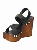 Sandalia negra de cuero para mujer, diseño informal con taco cuña de 12 cm y punta abierta.