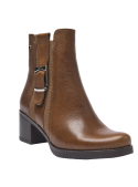 Botín casual de cuero marrón para mujer con diseño elegante y sofisticado, acabado liso, ideal para uso diario.