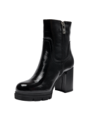 Botín negro de cuero para mujer con diseño minimalista y elegante, ideal para ocasiones casuales y formales.