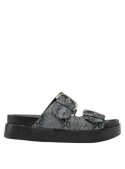 Sandalia de cuero color pitón para mujer, estilo casual con taco plano y punta abierta.