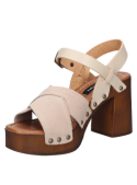 Sandalia nude de cuero para mujer con plataforma, taco grueso y correas cruzadas modernas en el frente.