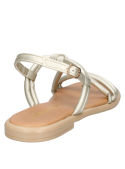 Sandalia femenina en color oro, diseño sencillo sin decoraciones, adecuada para eventos sociales al atardecer.