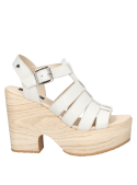 Sandalia blanca de cuero para mujer, casual, con plataforma y correas cruzadas para mayor estabilidad.