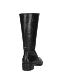 Bota de cuero negro, mujer, sin costuras visibles, caña media, perfecta para combinar con jeans o leggins.