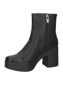 Botín casual de cuero negro para mujer, con forro suave y diseño estilizado.