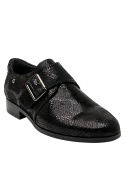 Zapato Oxford de mujer en cuero negro, sofisticado y versátil, perfecto para eventos formales y laborales.