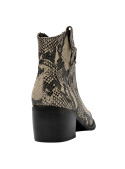 Botín vaquero de cuero pitón para mujer, con diseño elegante y sofisticado, ideal para outfits casuales y semiformalidades.