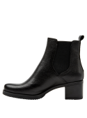 Elegante botín negro de cuero con caña alta de 12 cm y forro de poliuretano.