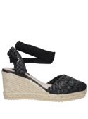 Calzado ligero y cómodo en material PU, ideal para días cálidos de verano.