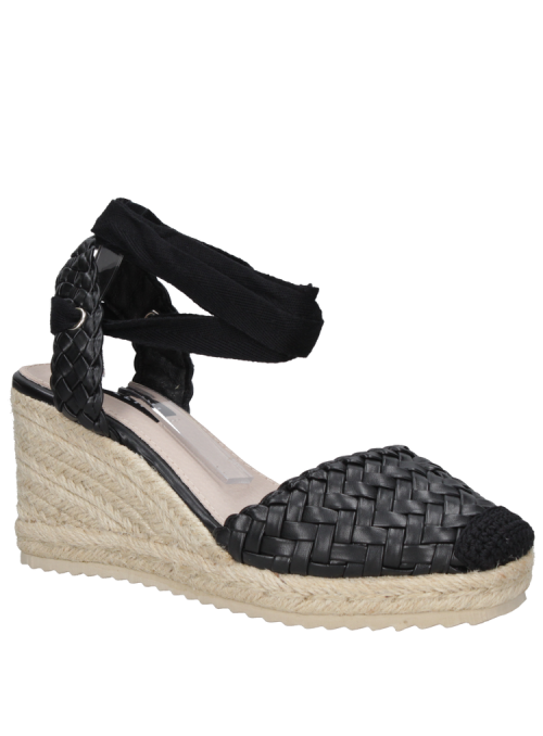 Alpargata negra de mujer estilo casual Pollini K325 con taco cuña de 5 cm y punta redonda.