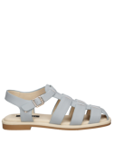 Sandalia de cuero celeste, punta abierta, ideal para verano y estilo casual femenino.