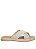Calzado femenino de cuero verde, estilo casual con taco plano de 2 cm y punta abierta.