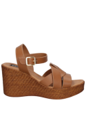 Sandalia de cuero café, diseño femenino y moderno, ideal para días de verano.