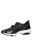 zapatilla negra casual de mujer Pollini C101, tendencia en moda urbana femenina