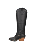 Bota de cuero negro para mujer, con detalles metálicos y refuerzo en el talón, combinando elegancia y funcionalidad.