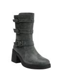 Bota gris de cuero para mujer con diseño estilizado de caña alta y tres correas ajustables con hebillas metálicas.