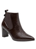 Botín Chelsea marrón de cuero para mujer, diseño elegante con acabado reptil y tacón cuadrado medio.