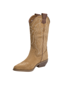 Bota vaquera camel con lengüeta en el borde superior de la caña, facilitando su puesta y acentuando su estilo.