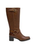Elegante bota de cuero café con correas ajustables y hebillas metálicas, perfecta para combinar con jeans o faldas.