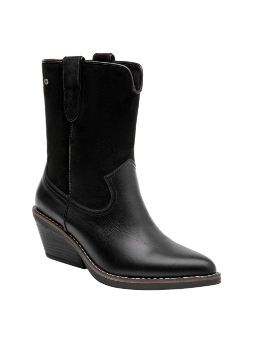 Bota negra de cuero para mujer, estilo casual con diseño clásico y silueta alargada que llega sobre el tobillo.