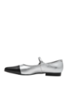 Elegante zapato de cuero plata tipo Mary Jane para mujer, estilo vintage moderno, adecuado para ropa formal o semiformal.