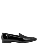 "Calzado femenino de cuero negro, ideal para look minimalista chic
