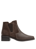 Botín de cuero marrón estilo Chelsea para mujer, con suela de taco bajo y ancho, ideal para uso diario.