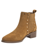 Botín camel de gamuza para mujer, estilo Chelsea, taco bajo y ancho, con lengüeta trasera y detalles metálicos distintivos.