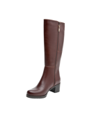 Bota casual de cuero café, diseño sofisticado con estructura robusta y elementos de diseño en costuras.