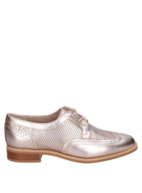 Zapato oxford de cuero dorado metálico, ideal para un look casual elegante.