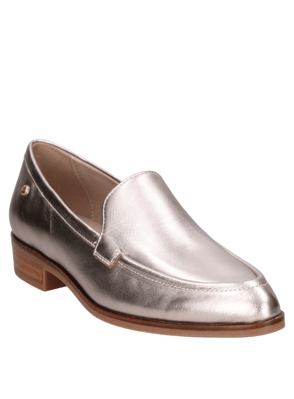 Zapato de cuero plateado para mujer, diseño clásico y chic, ideal para uso diario.