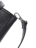 Bandolera negra de mujer en PU graneado, diseño casual y sofisticado con correa ajustable.