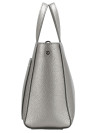 Elegante bandolera gris metálico con asas y correa ajustable, perfecta para salidas casuales.