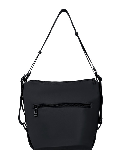 Calzado femenino en cuero blanco, versátil y adecuado para un estilo sporty chic.