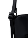 Calzado deportivo blanco para mujer, ideal para actividades al aire libre, estilo casual y moderno.