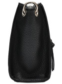 Bolso negro versátil con correa ajustable y desprendible.