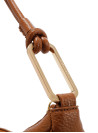 Bolso tote camel casual para mujer, textura rugosa, cierre metálico y correa ajustada.