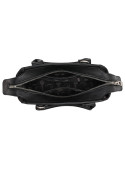 Bandolera negra de PU graneado con detalles metálicos para un estilo urbano chic.