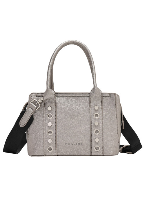 Versátil bandolera gris con tachas y textura graneada, combina con jeans o vestidos para un look chic.