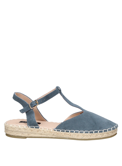 Alpargata azul grisáceo con detalle de hebilla y suela rústica de yute para mujer.