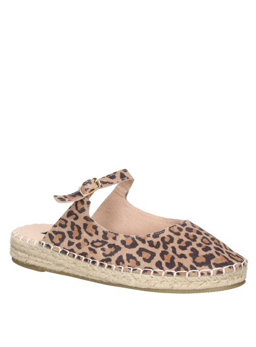 Alpargata de cuero animal print leopardo, perfecta para atuendos casuales y contrastantes.