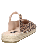 Elegante alpargata de mujer con correa ajustable y estampado animal print en cuero.