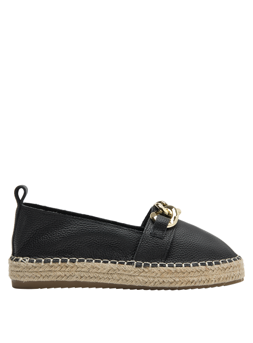 Calzado casual femenino en cuero negro con adorno dorado y suela de yute.