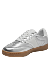 zapatilla plateada textil moderna con secciones blancas elegantes y cordones a juego.