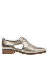 Oxford dorado metálico para mujer, cuero con perforaciones, estilo casual chic versátil y sofisticado.