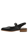 Elegante zapato de cuero negro tipo reptil para mujer, ideal para ocasiones semi-formales.